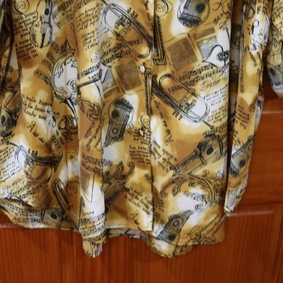 Laura & Jayne Two Vintage 90s Music Print Plus Size Button Up Top 20W - Picture 10 of 16